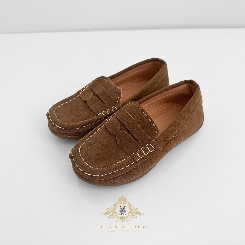 NWT Handsome Boys Vintage Style Classic Loafers Cute Children's Shoes Camel 6.5 - Picture 1 of 5